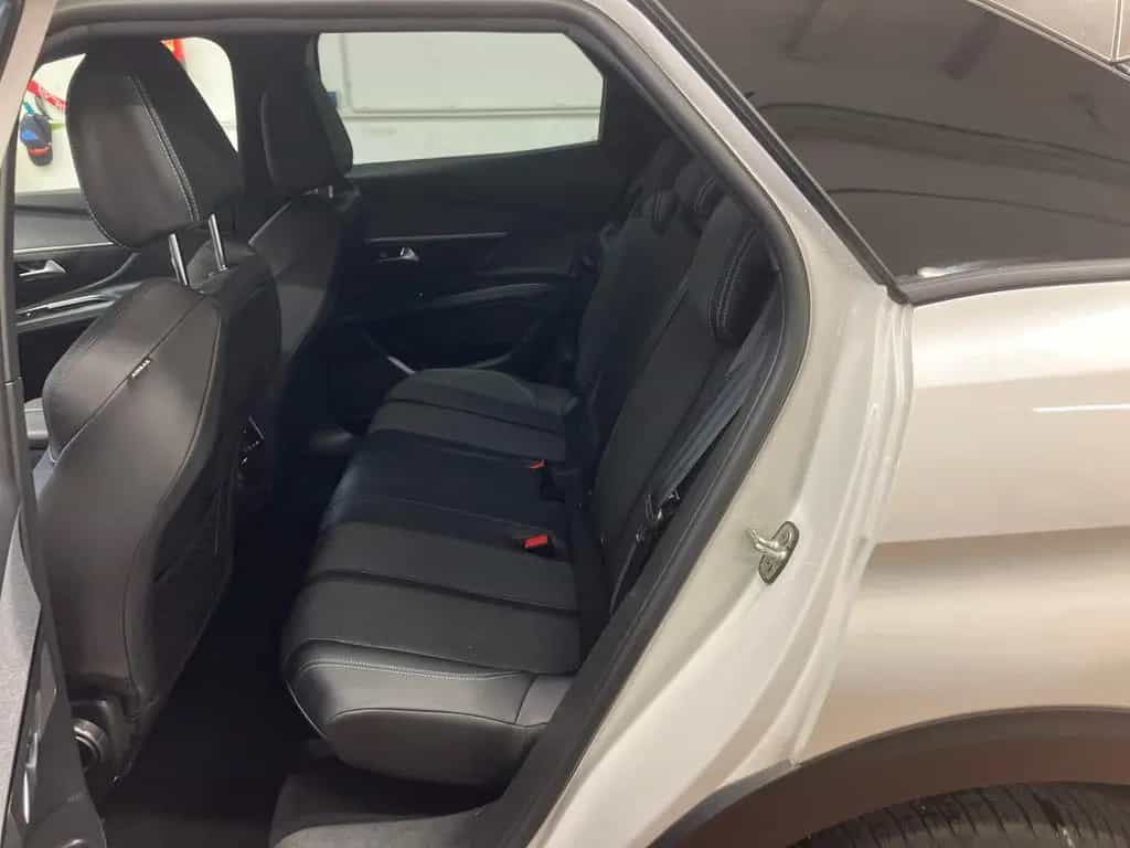 Peugeot 3008 1.2 PureTech 130 Allure Pack Kamera+Navi+SH 09/2023-photo-14
