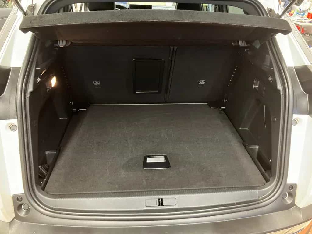 Peugeot 3008 1.2 PureTech 130 Allure Pack Kamera+Navi+SH 09/2023-photo-15