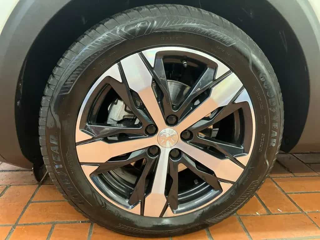 Peugeot 3008 1.2 PureTech 130 Allure Pack Kamera+Navi+SH 09/2023-photo-16