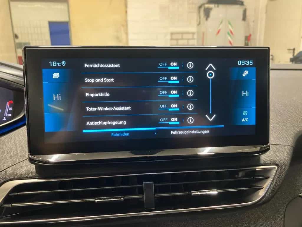 Peugeot 3008 1.2 PureTech 130 Allure Pack Kamera+Navi+SH 09/2023-photo-17