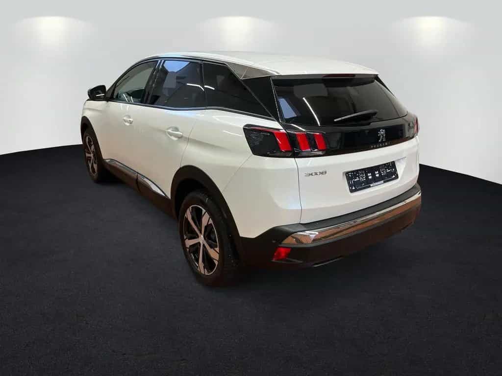 Peugeot 3008 1.2 PureTech 130 Allure Pack Kamera+Navi+SH 09/2023-photo-4
