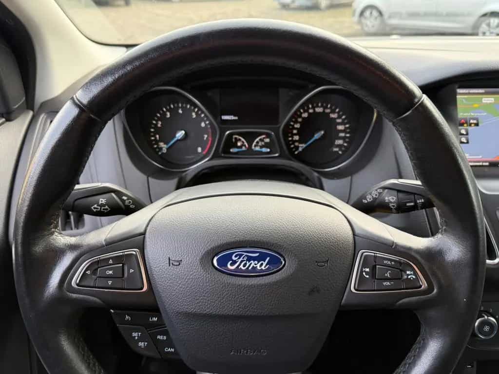 Ford Focus Turnier Business Navi Tempomat AHK 09/2016-photo-10