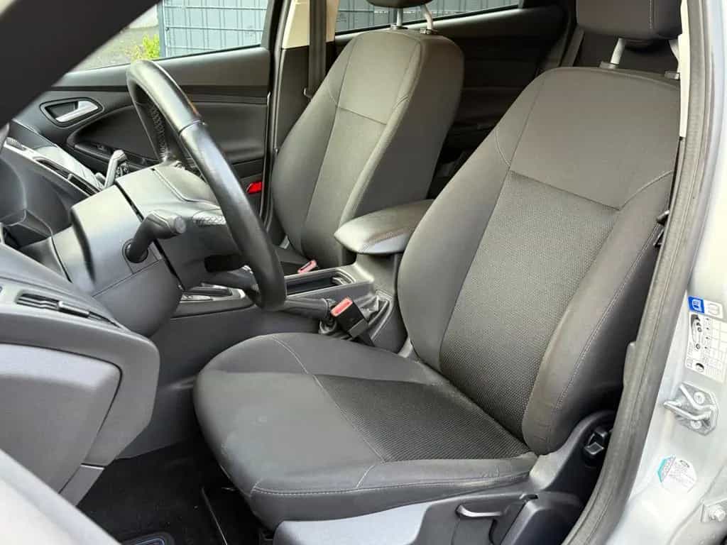 Ford Focus Turnier Business Navi Tempomat AHK 09/2016-photo-17