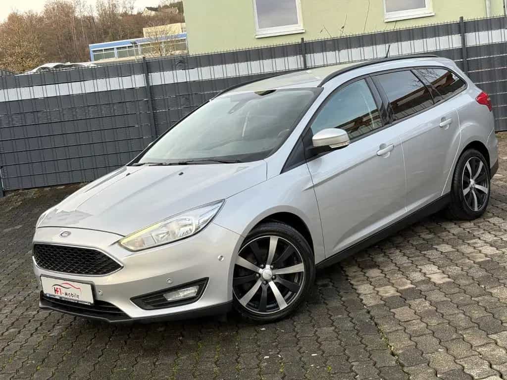 Ford Focus Turnier Business Navi Tempomat AHK 09/2016-photo-2
