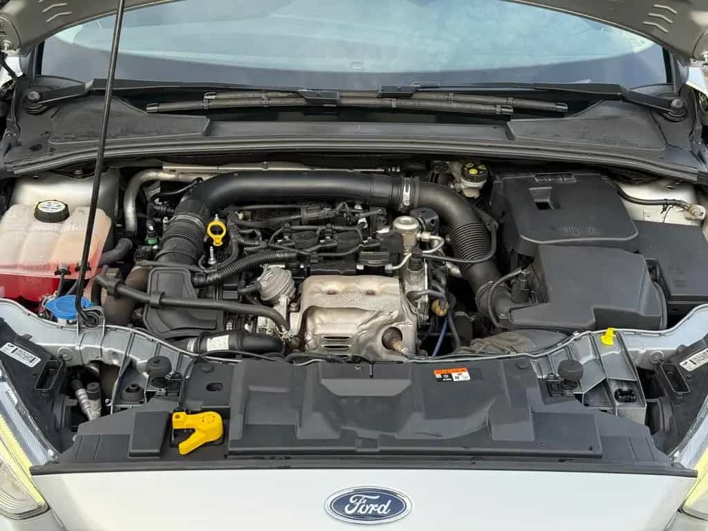 Ford Focus Turnier Business Navi Tempomat AHK 09/2016-photo-21