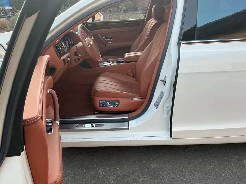 Bentley Continental Flying Spur W12 12/2014-photo-16