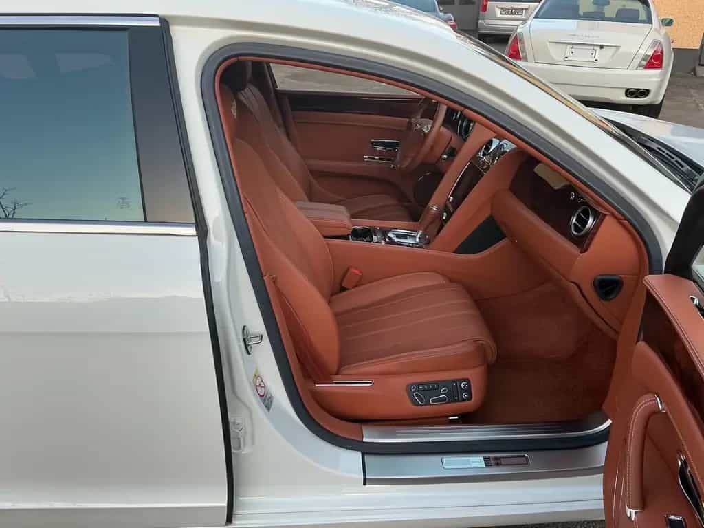 Bentley Continental Flying Spur W12 12/2014-photo-20