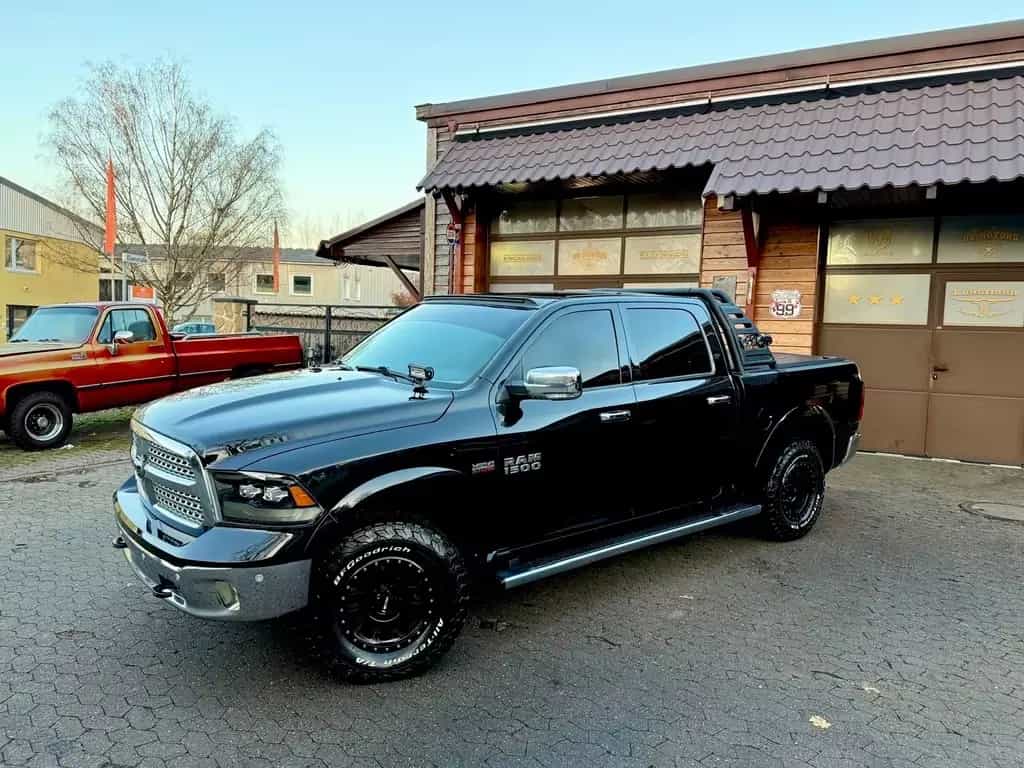Dodge RAM CLEAN CARFAX*LARAMIE*4X4*AHK*OFFROAD*BÜGEL+LED* 12/2018-photo-0