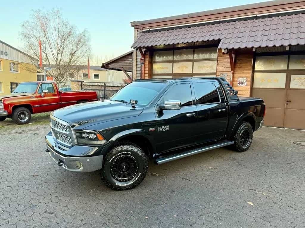 Dodge RAM CLEAN CARFAX*LARAMIE*4X4*AHK*OFFROAD*BÜGEL+LED* 12/2018-photo-1