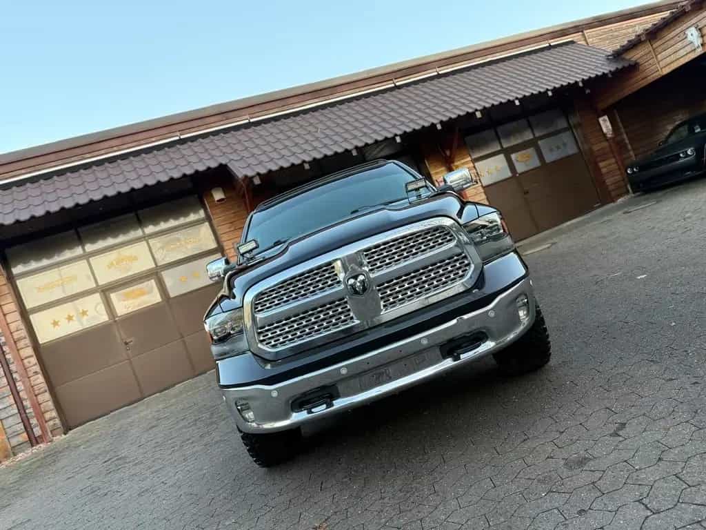 Dodge RAM CLEAN CARFAX*LARAMIE*4X4*AHK*OFFROAD*BÜGEL+LED* 12/2018-photo-11