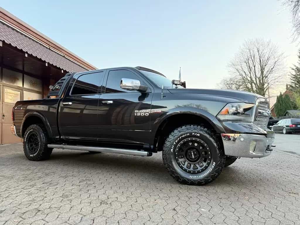Dodge RAM CLEAN CARFAX*LARAMIE*4X4*AHK*OFFROAD*BÜGEL+LED* 12/2018-photo-17