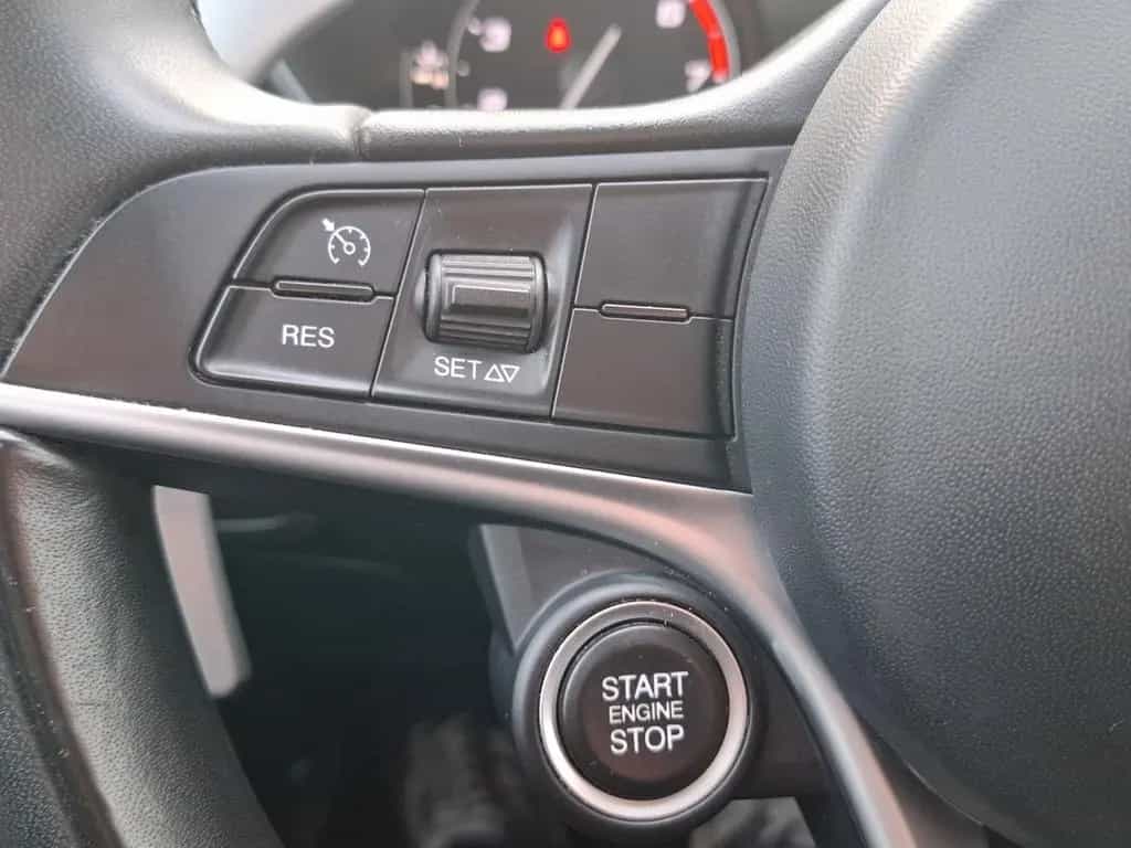 Alfa Romeo Giulia Super 2.0 Turbo 16V Kam.+KeyLess+Pano+SHZ 07/2017-photo-18