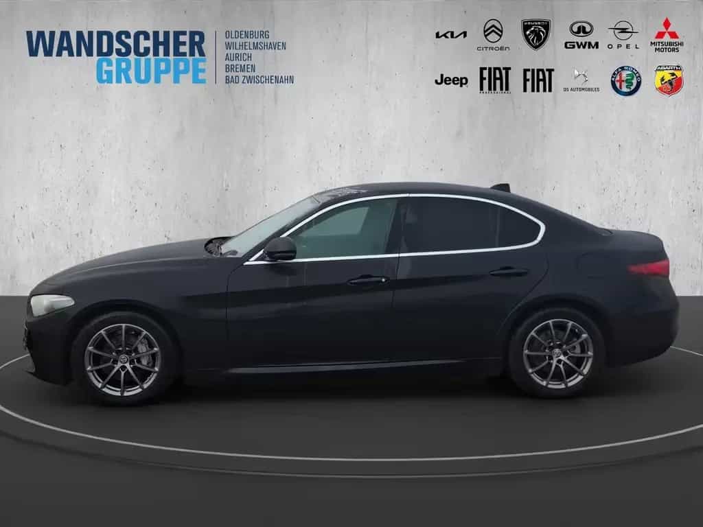 Alfa Romeo Giulia Super 2.0 Turbo 16V Kam.+KeyLess+Pano+SHZ 07/2017-photo-2