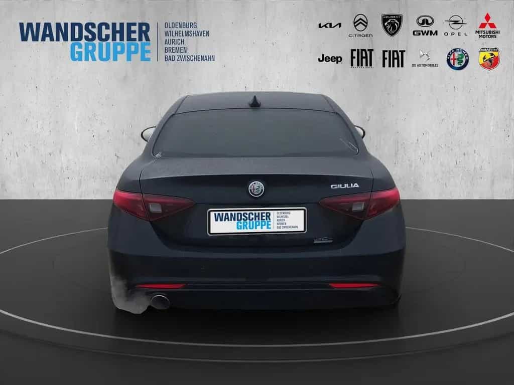 Alfa Romeo Giulia Super 2.0 Turbo 16V Kam.+KeyLess+Pano+SHZ 07/2017-photo-3