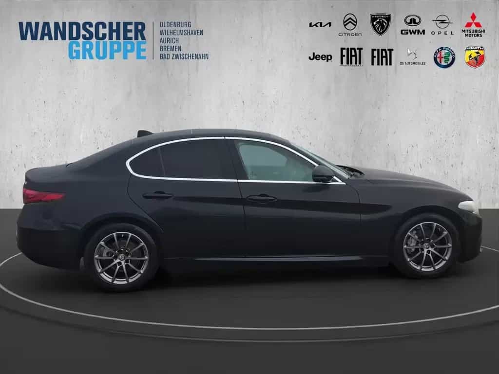 Alfa Romeo Giulia Super 2.0 Turbo 16V Kam.+KeyLess+Pano+SHZ 07/2017-photo-5