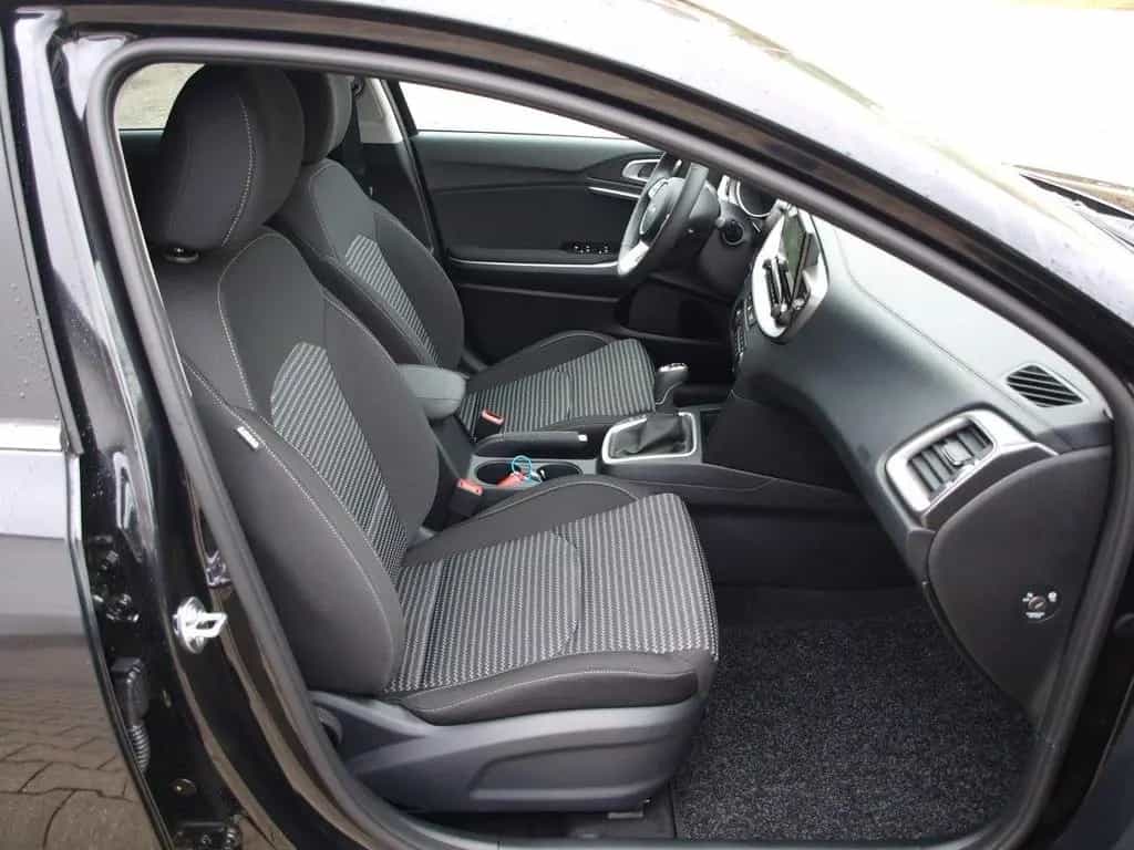 Kia Ceed SW 1.5T 2xPDC LED SMARTKEY NAVI 17"ALU 04/2025-photo-11