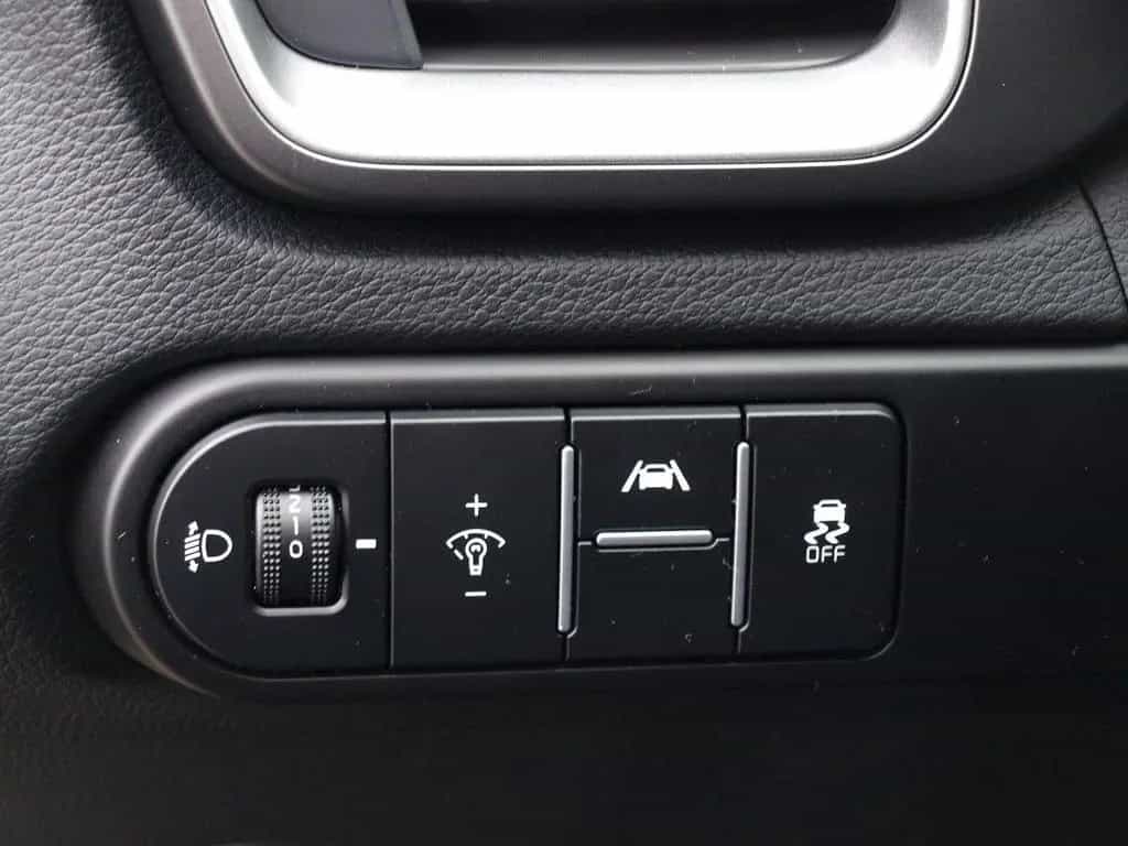 Kia Ceed SW 1.5T 2xPDC LED SMARTKEY NAVI 17"ALU 04/2025-photo-14