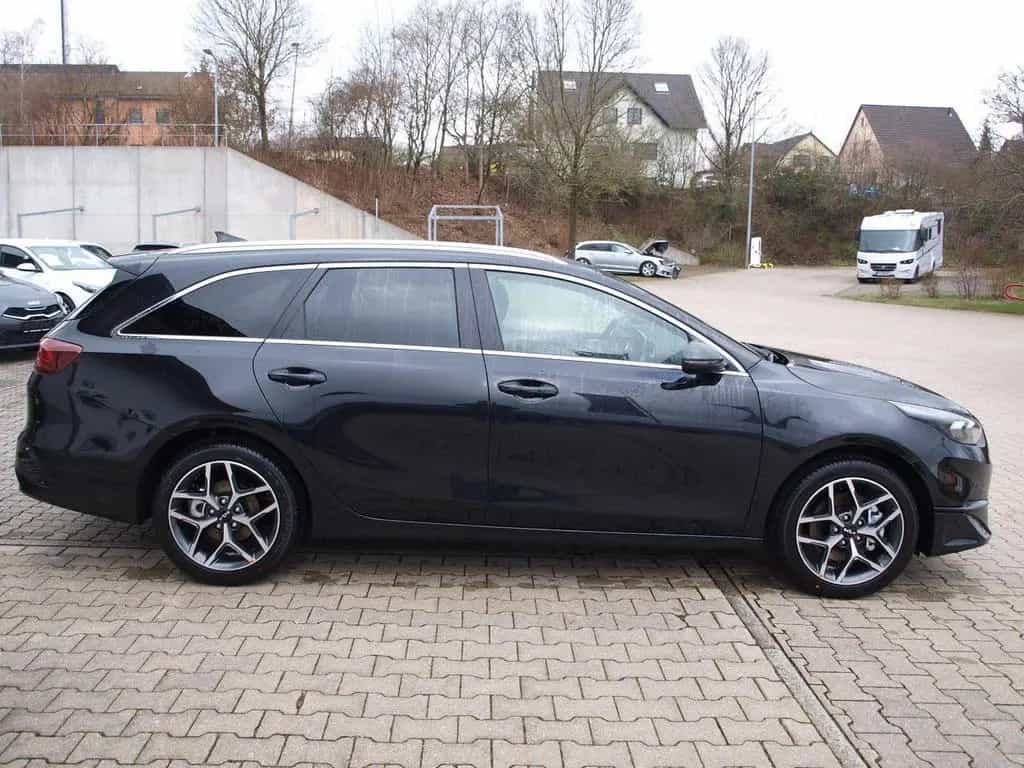 Kia Ceed SW 1.5T 2xPDC LED SMARTKEY NAVI 17"ALU 04/2025-photo-5