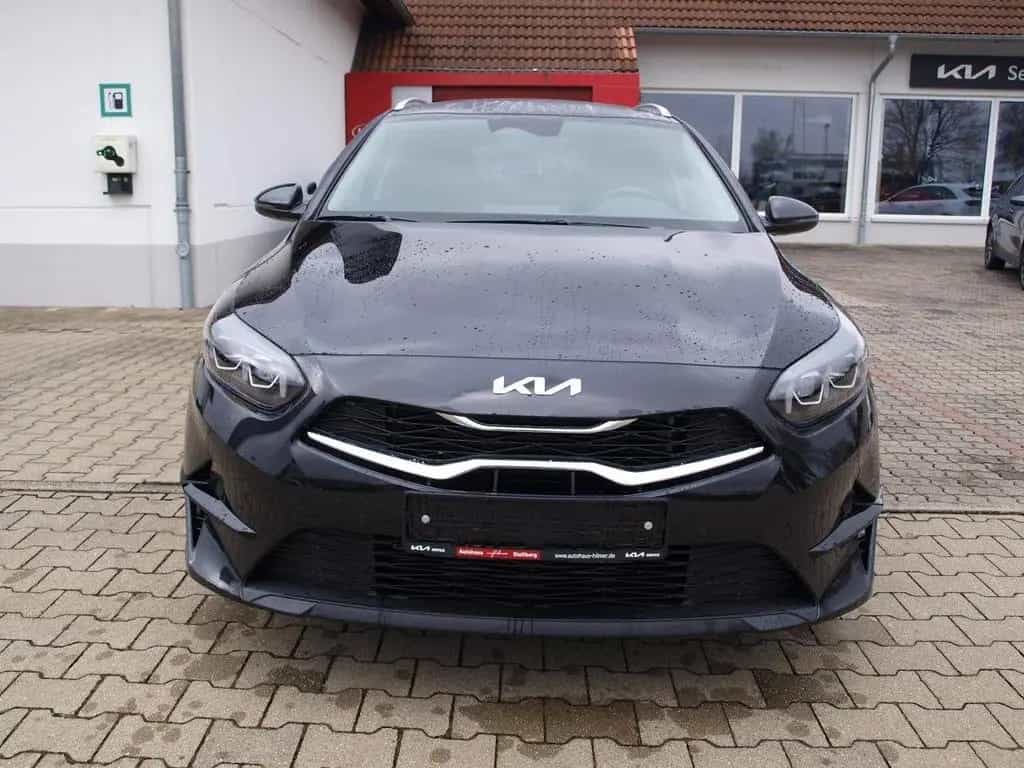 Kia Ceed SW 1.5T 2xPDC LED SMARTKEY NAVI 17"ALU 04/2025-photo-7