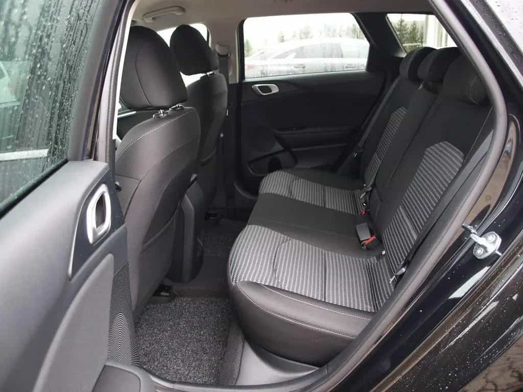 Kia Ceed SW 1.5T 2xPDC LED SMARTKEY NAVI 17"ALU 04/2025-photo-9