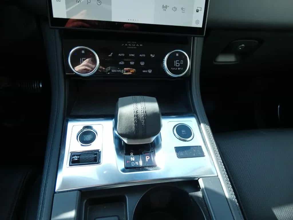 Jaguar F-Pace D 300 R-DYNAMIC SE AWD 05/2022-photo-16
