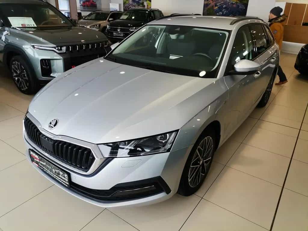 Skoda Octavia 1.5 TSI DSG Clever Matrix|virt.Cock.|Nav 11/2021-photo-1