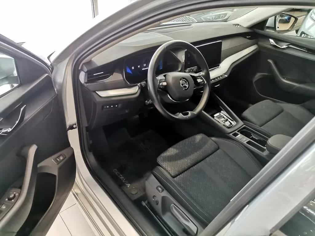 Skoda Octavia 1.5 TSI DSG Clever Matrix|virt.Cock.|Nav 11/2021-photo-21