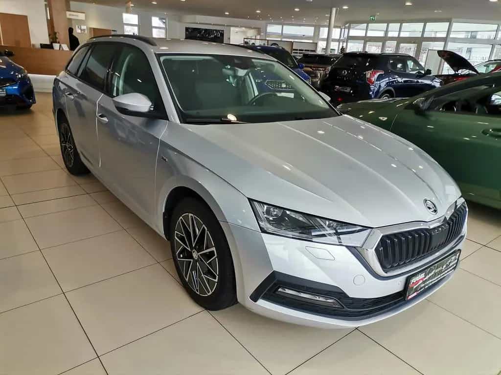 Skoda Octavia 1.5 TSI DSG Clever Matrix|virt.Cock.|Nav 11/2021-photo-4