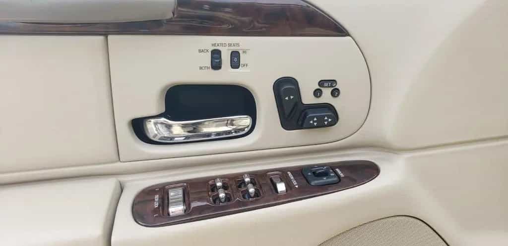 Lincoln Town Car 03/2000-photo-6