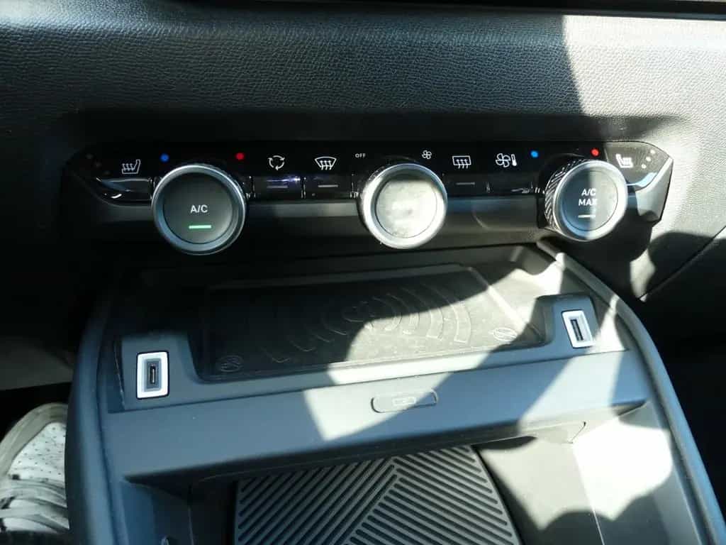 Citroën C4 Lim. Shine 11/2023-photo-11