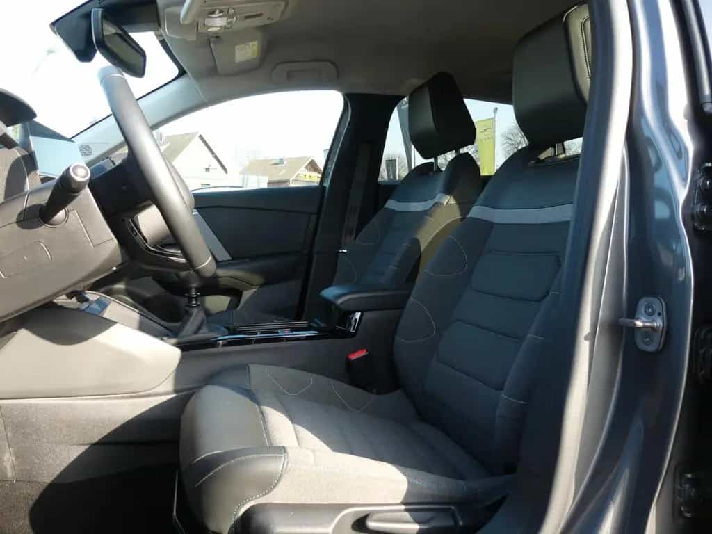 Citroën C4 Lim. Shine 11/2023-photo-12