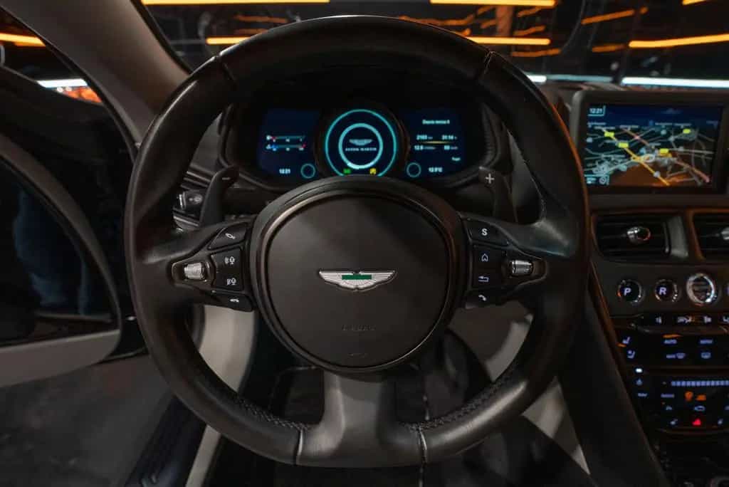 Aston Martin DB11 5.2 V12 09/2017-photo-28