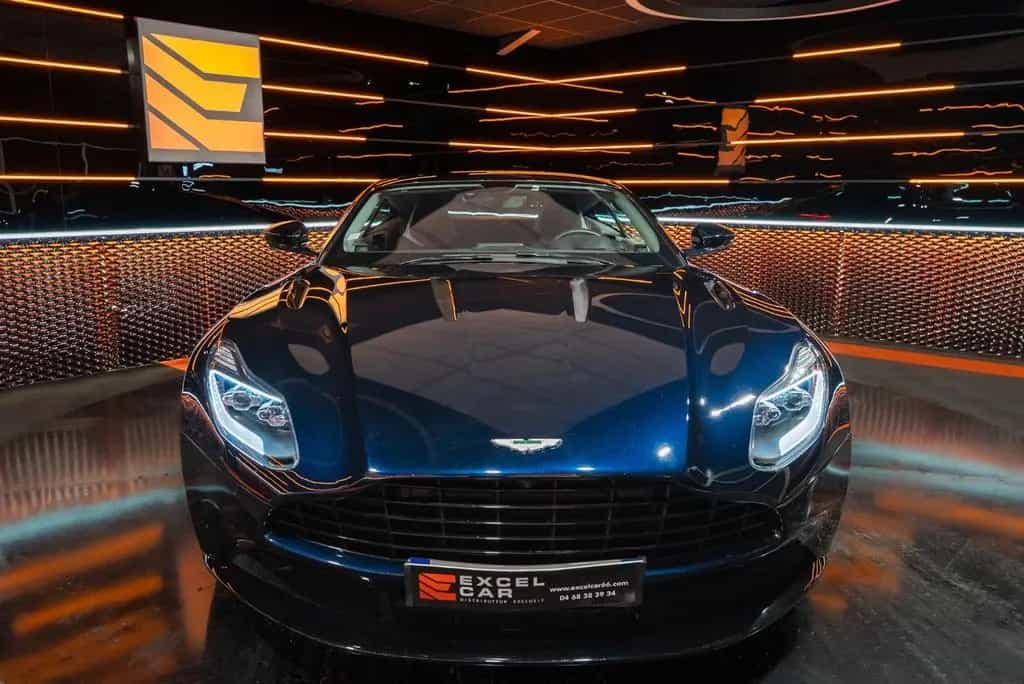 Aston Martin DB11 5.2 V12 09/2017-photo-7