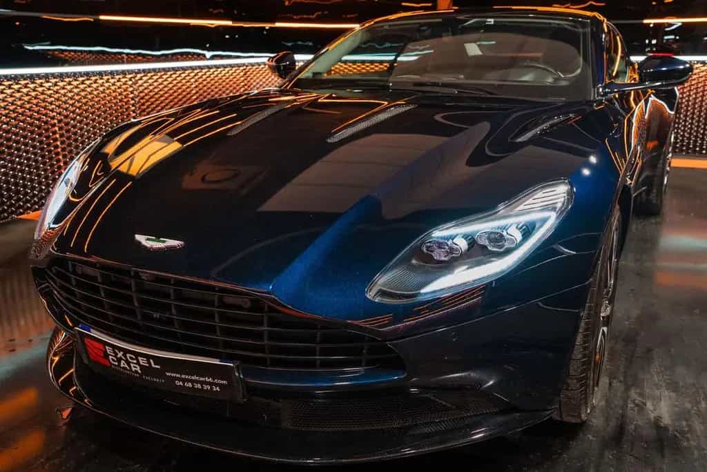 Aston Martin DB11 5.2 V12 09/2017-photo-8
