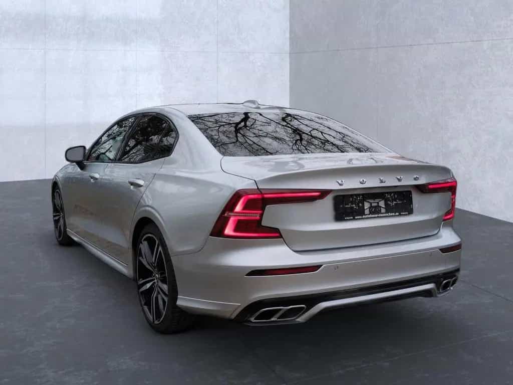 Volvo S60 R Design 05/2022-photo-4