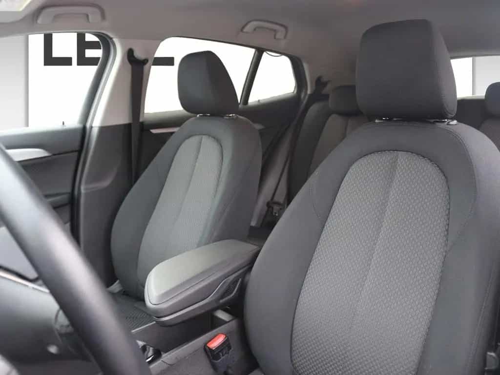 BMW X2 sDrive18i Advantage DAB LED RFK Navi AHK Shz 11/2022-photo-11