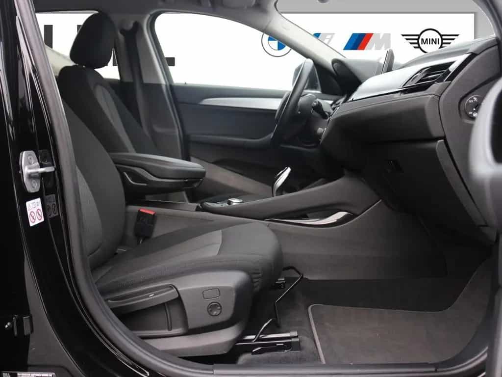 BMW X2 sDrive18i Advantage DAB LED RFK Navi AHK Shz 11/2022-photo-14