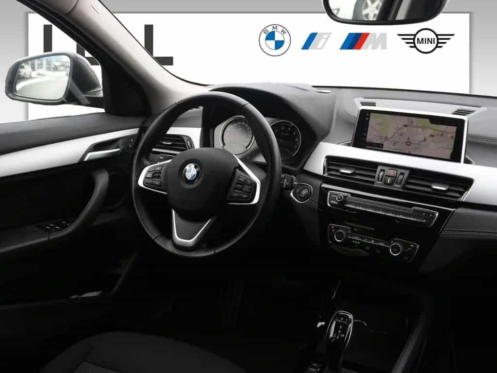 BMW X2 sDrive18i Advantage DAB LED RFK Navi AHK Shz 11/2022-photo-19