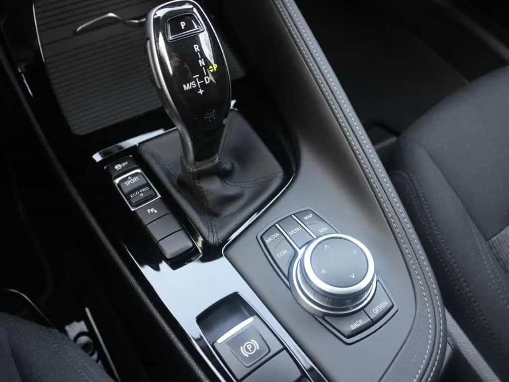 BMW X2 sDrive18i Advantage DAB LED RFK Navi AHK Shz 11/2022-photo-9