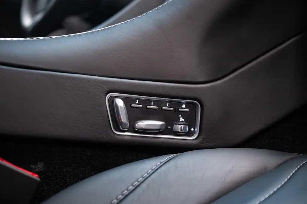 Aston Martin Vanquish S 6.0 V12 | Silver Fox | Bang & Olufsen 02/2018-photo-11
