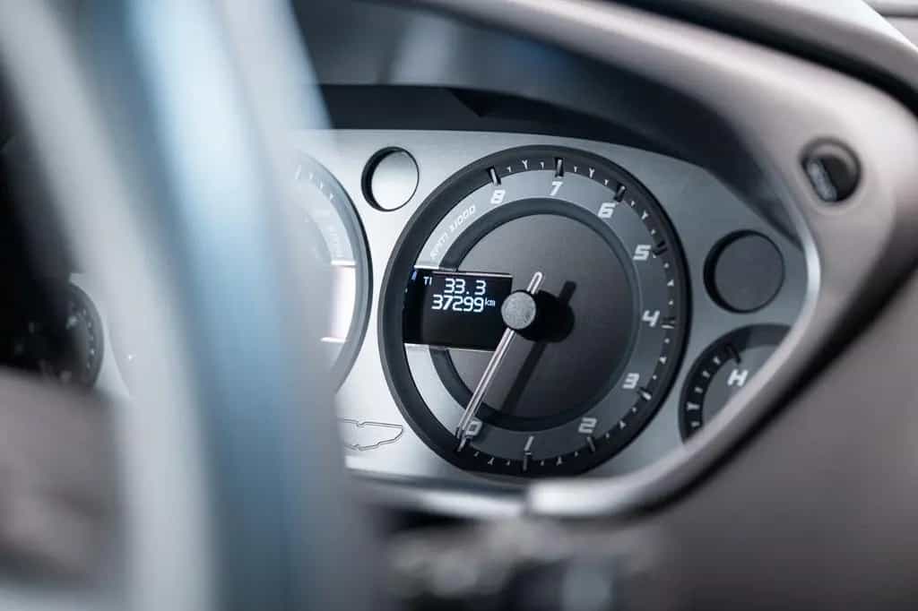 Aston Martin Vanquish S 6.0 V12 | Silver Fox | Bang & Olufsen 02/2018-photo-15