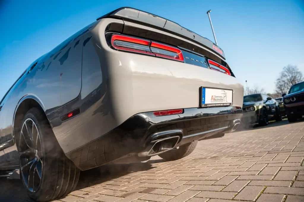 Dodge Challenger 5,7 HEMI V8 Leder Kamera 06/2023-photo-16