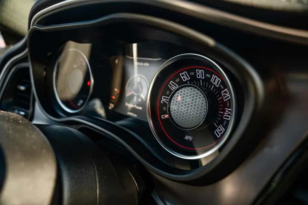 Dodge Challenger 5,7 HEMI V8 Leder Kamera 06/2023-photo-27