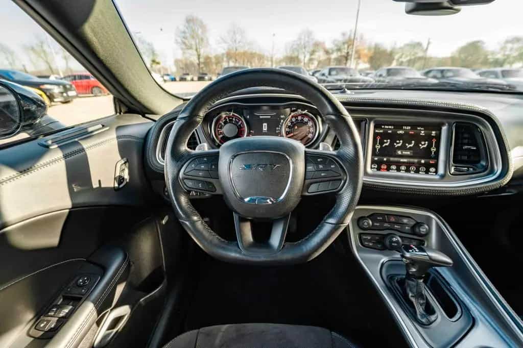 Dodge Challenger 5,7 HEMI V8 Leder Kamera 06/2023-photo-37