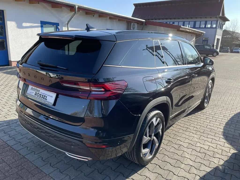Skoda Kodiaq 1.5 TSI DSG Sportline NEUES MODELL PANO 7 null-photo-2