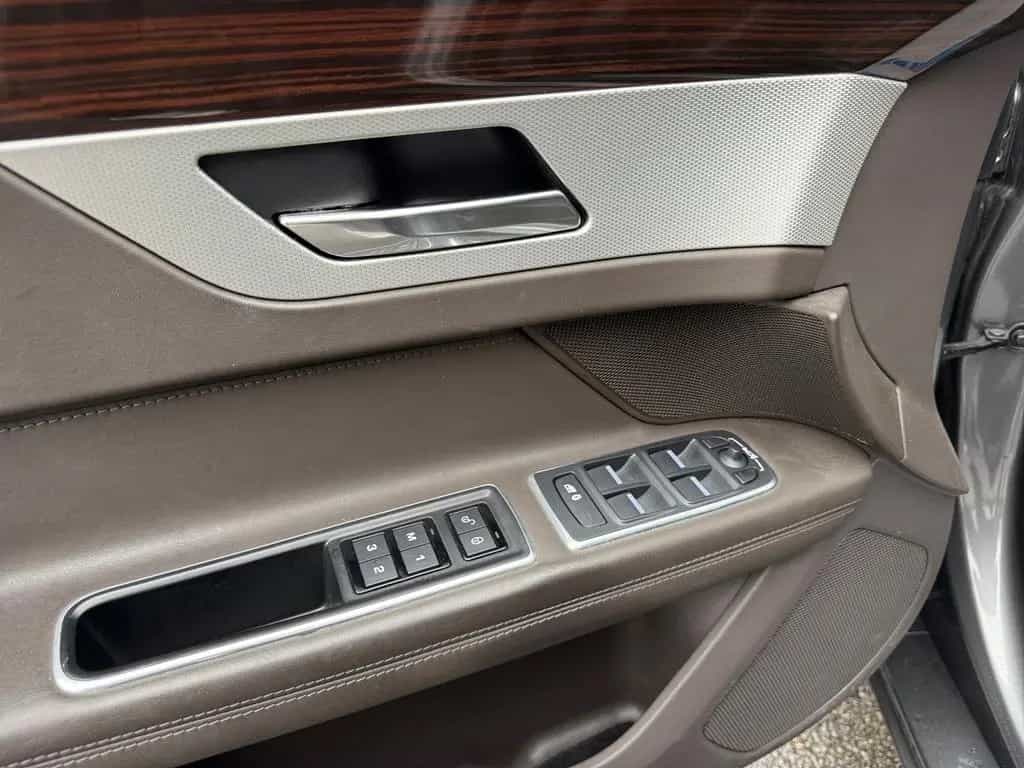 Jaguar XF Portfolio 3.0 V6 AWD Navi Kamera Xenon 07/2016-photo-15