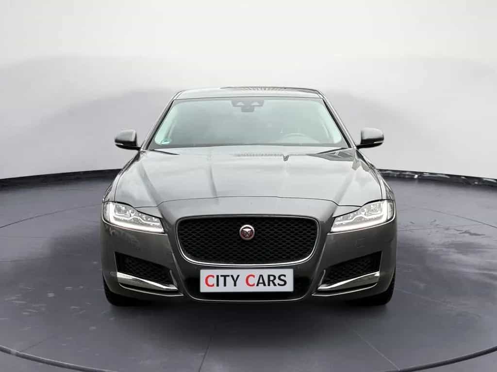 Jaguar XF Portfolio 3.0 V6 AWD Navi Kamera Xenon 07/2016-photo-2