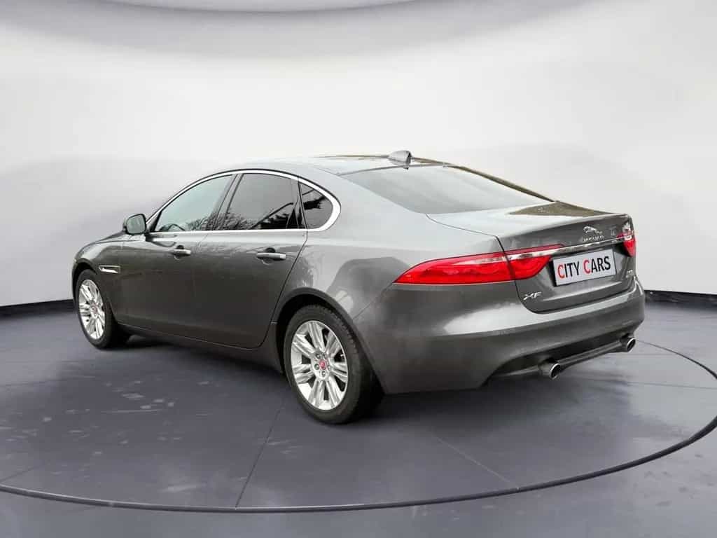 Jaguar XF Portfolio 3.0 V6 AWD Navi Kamera Xenon 07/2016-photo-3