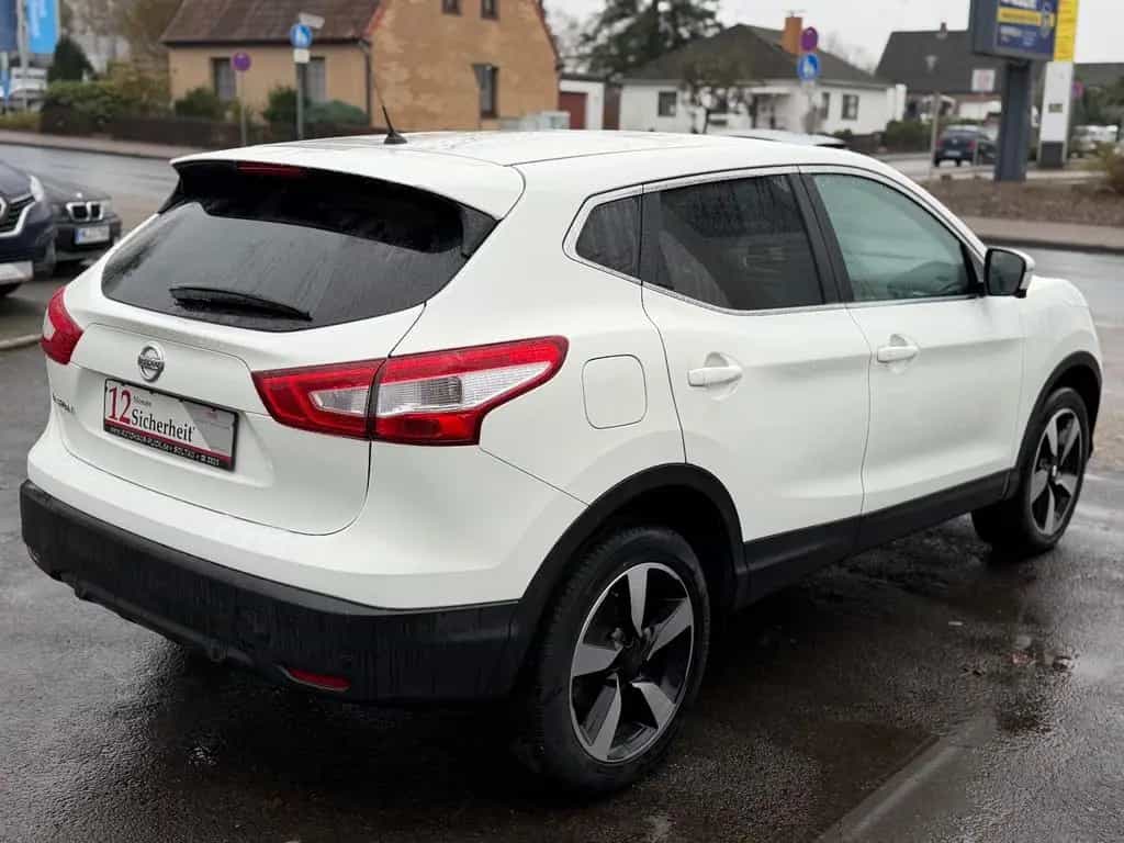 Nissan Qashqai N-Connecta/360°/Navi/Keyless/Tempomat 02/2017-photo-2