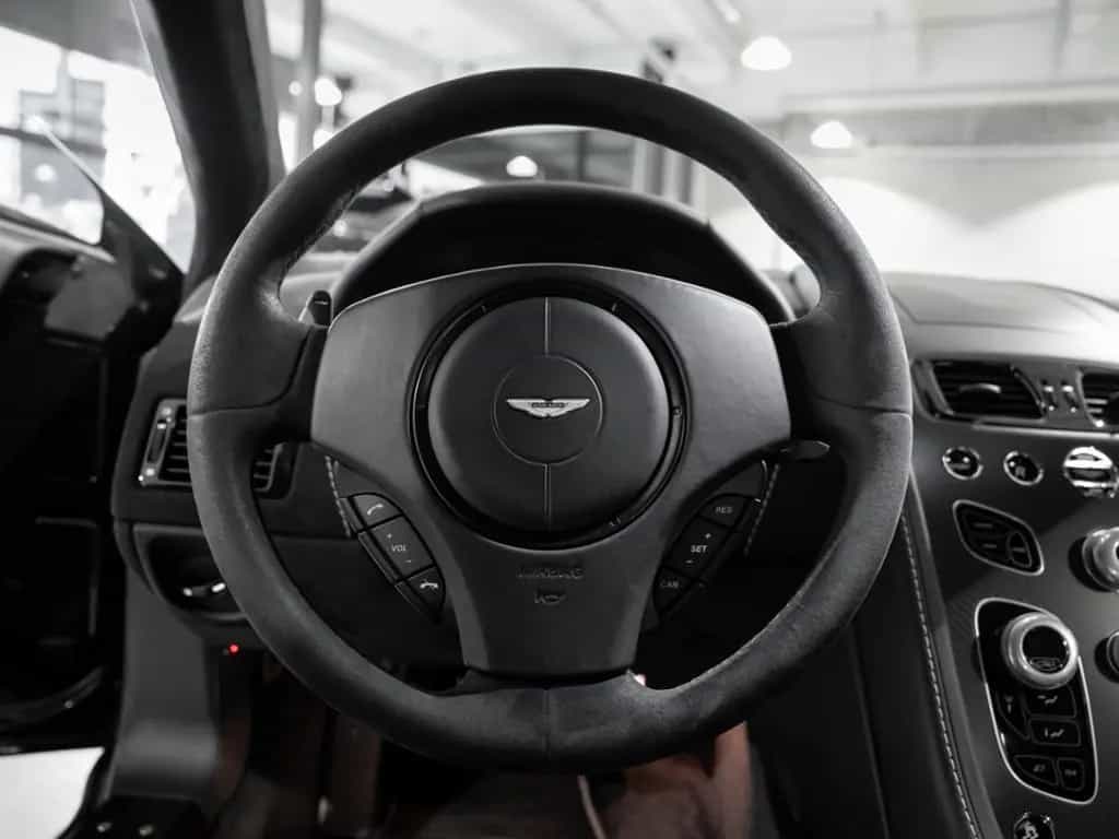 Aston Martin V12 Vantage S Coupe Aston Martin Hamburg 02/2017-photo-10